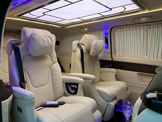 Mercedes-Benz V250 Fahrzeuginnenraumanpassung