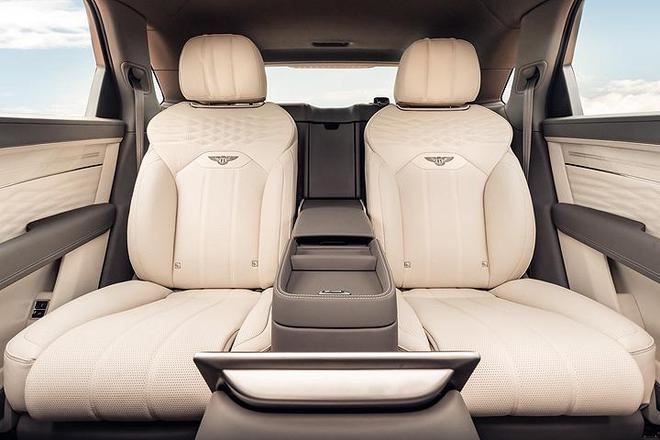 Bentley veröffentlicht weitere Informationen zum Bentayga EWB Aviation Seat, ...