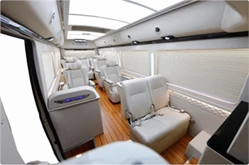 Der 2023 Toyota Coaster hat ein eingebautes KTV und den gleichen Luftsitz wie...