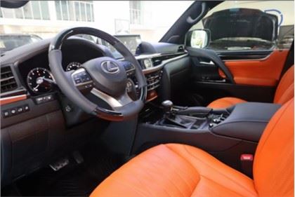 Upgrade der Lexus LX570 2008-2015-Innenausstattung auf 2021-Kits