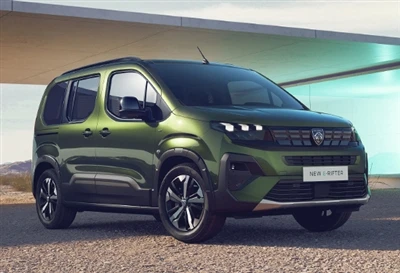 Zwei Versionen der offiziellen Karte des Peugeot E-Rifter stehen zur Veröffen...