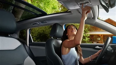 Können Sie ein Schiebedach in Ihr Auto einbauen?