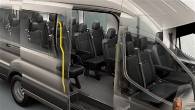 Sind Ford Transits mit Sitzen ausgestattet?