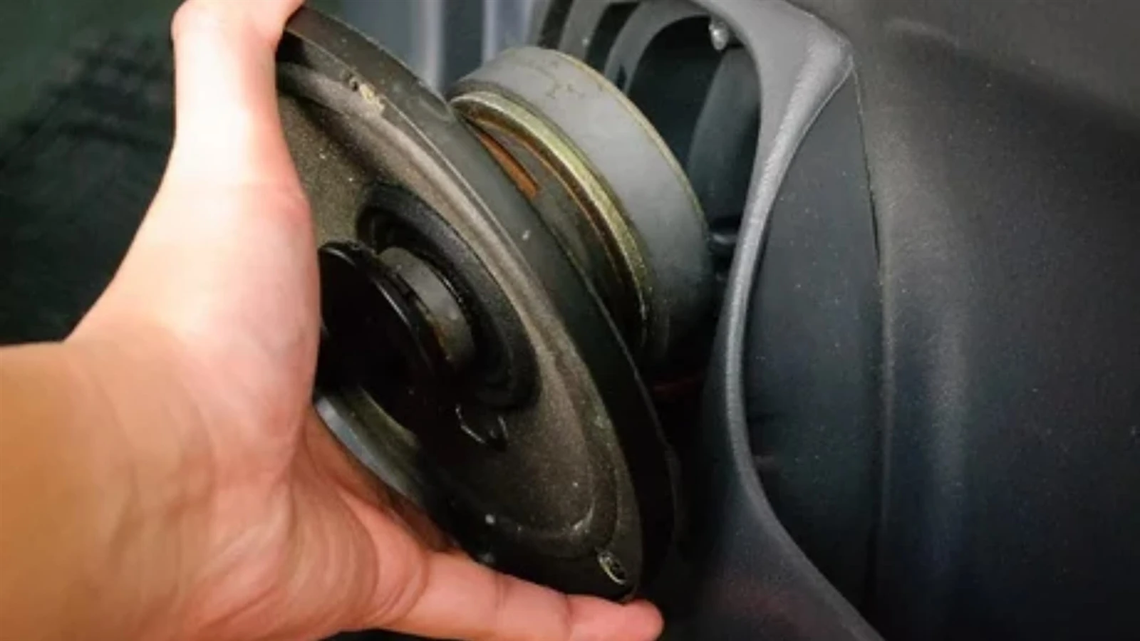 Luxury Car Speakers