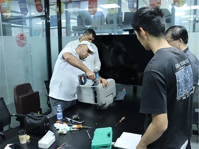 Der Autositzhersteller Xiamen Kench heißt ausländische Kunden willkommen